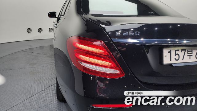 Mercedes-Benz E-Class (W213) E250 Avantgarde 2020 — фото 23