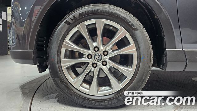 Toyota RAV4 2.5 2WD 4th 2018 — фото 5