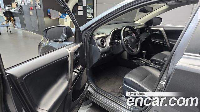 Toyota RAV4 2.5 2WD 4th 2018 — фото 10