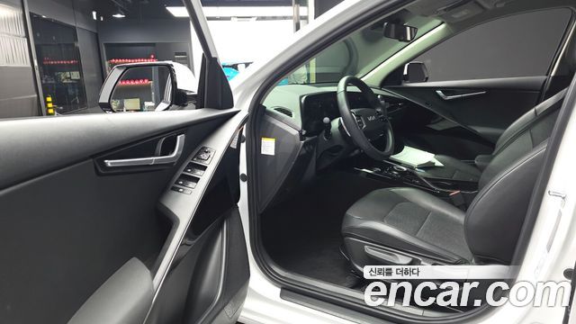 Kia Niro EV Air 2023 — фото 10