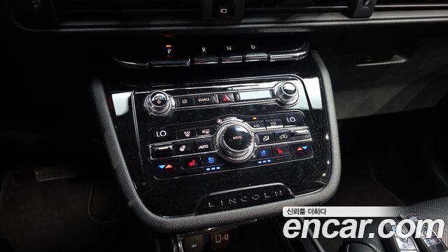 Lincoln Corsair 2.0 Reserve AWD 2020 — фото 18