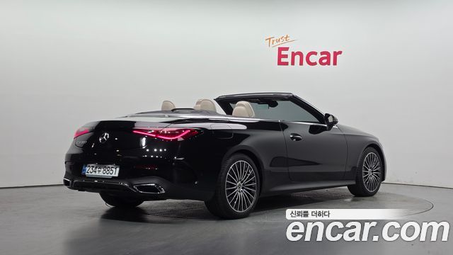 Mercedes-Benz CLE-Class (C236) CLE200 Cabriolet 2024 — фото 2
