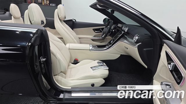 Mercedes-Benz CLE-Class (C236) CLE200 Cabriolet 2024 — фото 11