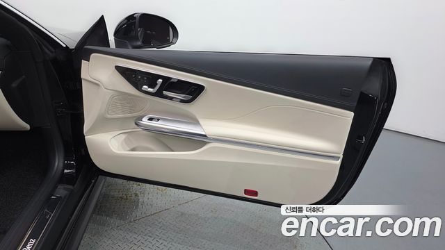 Mercedes-Benz CLE-Class (C236) CLE200 Cabriolet 2024 — фото 24