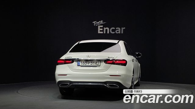 Mercedes-Benz E-Class (W213) E220d 4MATIC AMG Line 2021 — фото 4