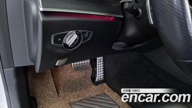 Mercedes-Benz E-Class (W213) E220d 4MATIC AMG Line 2021 — фото 27