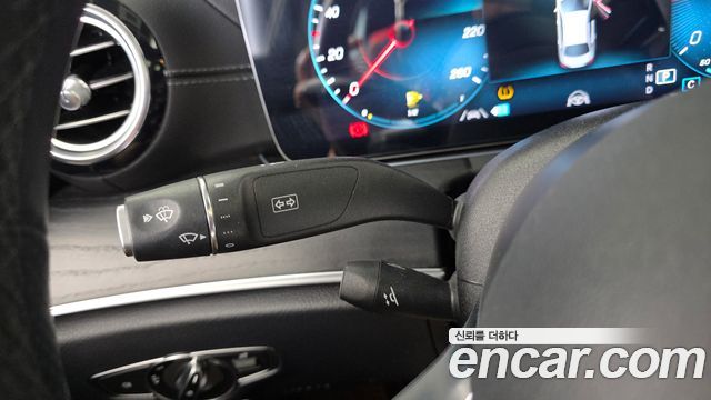 Mercedes-Benz E-Class (W213) E220d 4MATIC AMG Line 2021 — фото 28
