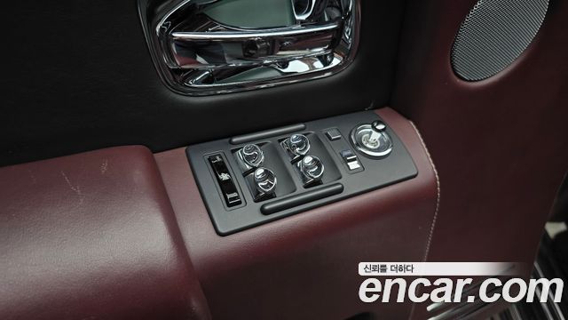 Rolls-Royce Phantom 6.7 V12 2015 — фото 16