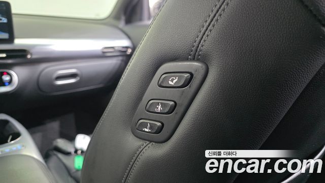 Genesis GV60 Standard 2022 — фото 31