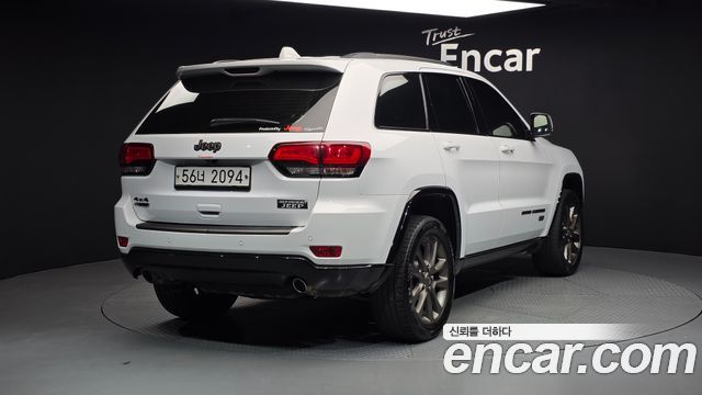 Jeep Grand Cherokee 3.0 Diesel 75th Special Edition WK2 2016 — фото 2