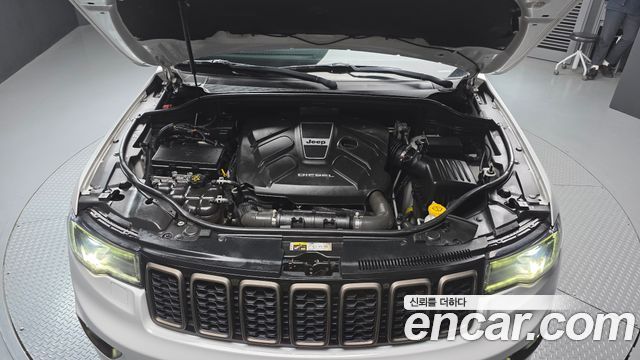 Jeep Grand Cherokee 3.0 Diesel 75th Special Edition WK2 2016 — фото 6