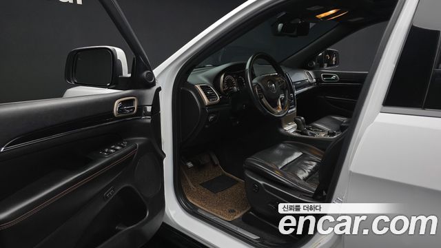 Jeep Grand Cherokee 3.0 Diesel 75th Special Edition WK2 2016 — фото 10