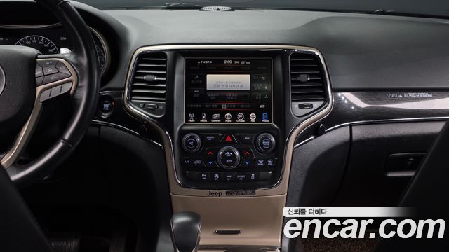 Jeep Grand Cherokee 3.0 Diesel 75th Special Edition WK2 2016 — фото 12