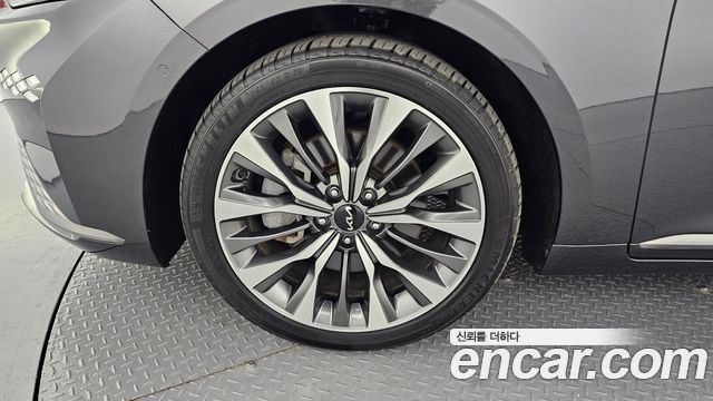 Kia K8 2.5 Gasoline 2WD Noblesse 2022 — фото 5