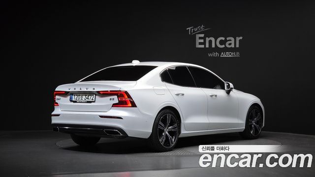 Volvo S60 (III) B5 Inscription 2021 — фото 2