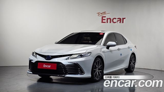 Toyota Camry (XV70) 2.5 XLE Hybrid 2024 — фото 1