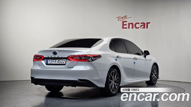 Toyota Camry (XV70) 2.5 XLE Hybrid 2024 — фото 2