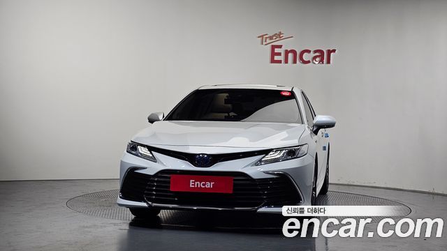 Toyota Camry (XV70) 2.5 XLE Hybrid 2024 — фото 3