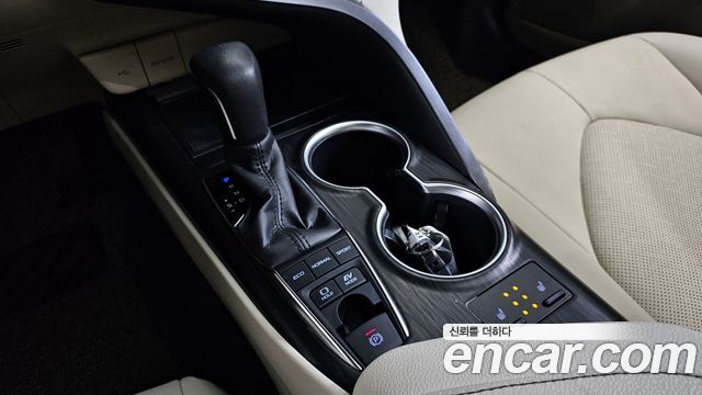 Toyota Camry (XV70) 2.5 XLE Hybrid 2024 — фото 9