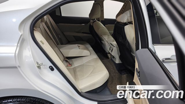 Toyota Camry (XV70) 2.5 XLE Hybrid 2024 — фото 11