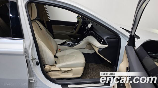 Toyota Camry (XV70) 2.5 XLE Hybrid 2024 — фото 26