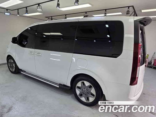 Hyundai Staria L3.5 Tourer 11-Seater Modern 2024 — фото 6