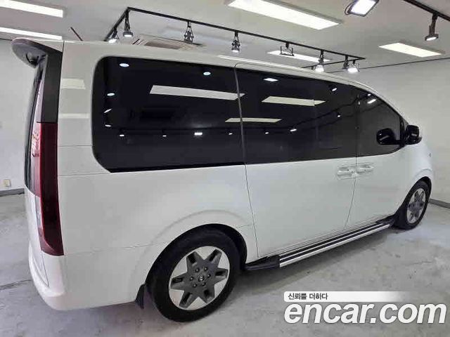 Hyundai Staria L3.5 Tourer 11-Seater Modern 2024 — фото 7