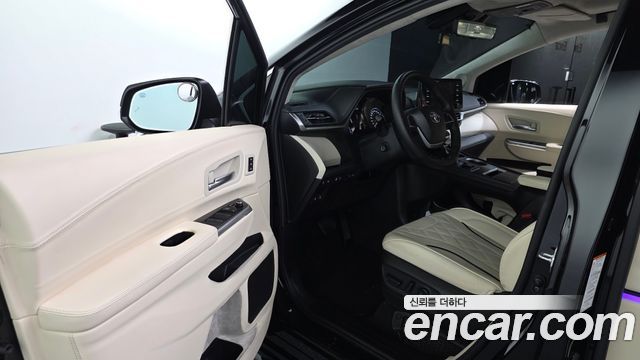 Toyota Sienna (IV) 2.5 Hybrid AWD 2023 — фото 10