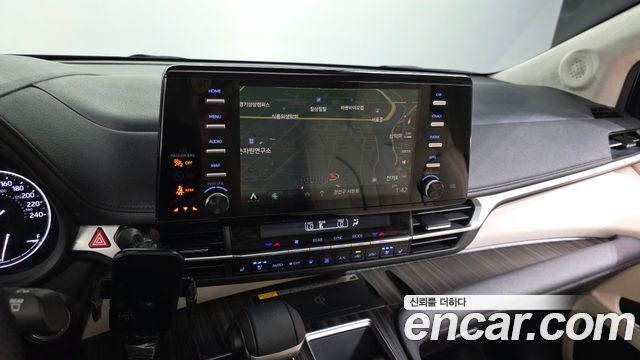 Toyota Sienna (IV) 2.5 Hybrid AWD 2023 — фото 15