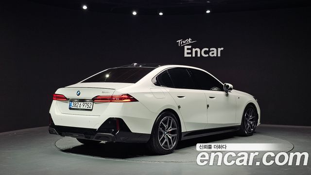 BMW 5 Series (G60) 520i Special Edition 2024 — фото 2