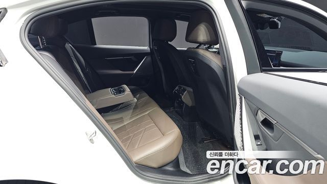 BMW 5 Series (G60) 520i Special Edition 2024 — фото 11