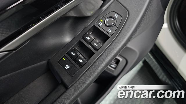 BMW 5 Series (G60) 520i Special Edition 2024 — фото 37