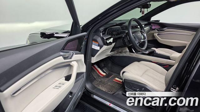 Audi e-tron 55 Quattro Sportback 2022 — фото 10