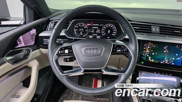 Audi e-tron 55 Quattro Sportback 2022 — фото 13