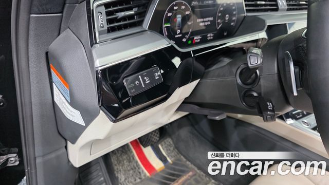 Audi e-tron 55 Quattro Sportback 2022 — фото 19
