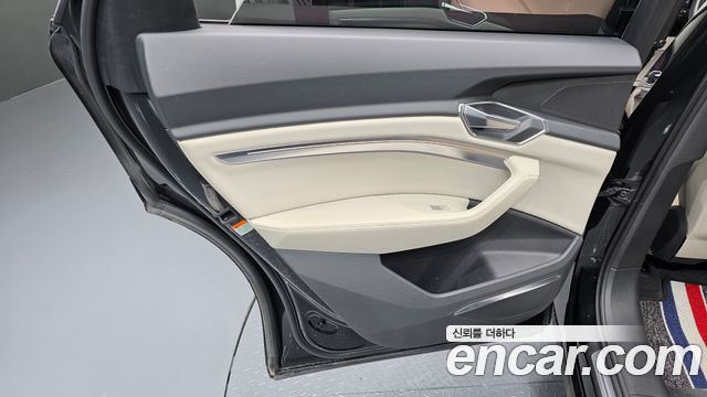 Audi e-tron 55 Quattro Sportback 2022 — фото 25