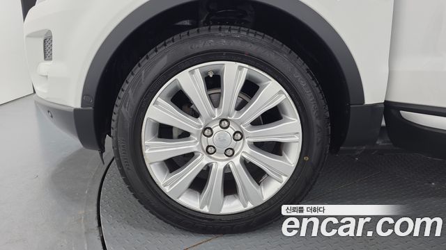 Land Rover Range Rover Evoque 2.2 SD4 Prestige 2015 — фото 5