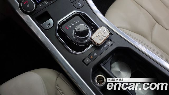 Land Rover Range Rover Evoque 2.2 SD4 Prestige 2015 — фото 9