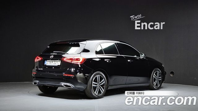 Mercedes-Benz A-Class (W177) A220 Hatchback 2021 — фото 2