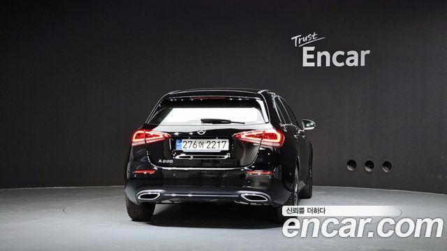 Mercedes-Benz A-Class (W177) A220 Hatchback 2021 — фото 4