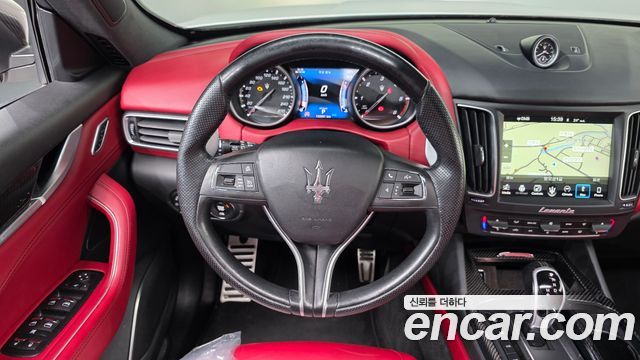 Maserati Levante 3.0 Diesel AWD 2017 — фото 13