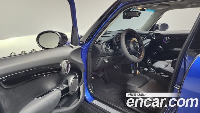MINI Cooper S 5Door HIGH 3rd 2020 — фото 10