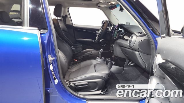 MINI Cooper S 5Door HIGH 3rd 2020 — фото 11