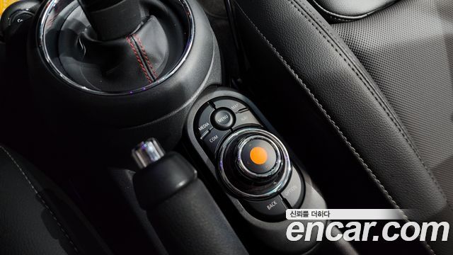 MINI Cooper S 5Door HIGH 3rd 2020 — фото 28
