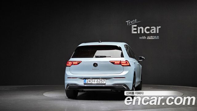 Volkswagen Golf (VIII) 2.0 TDI Prestige 2025 — фото 4