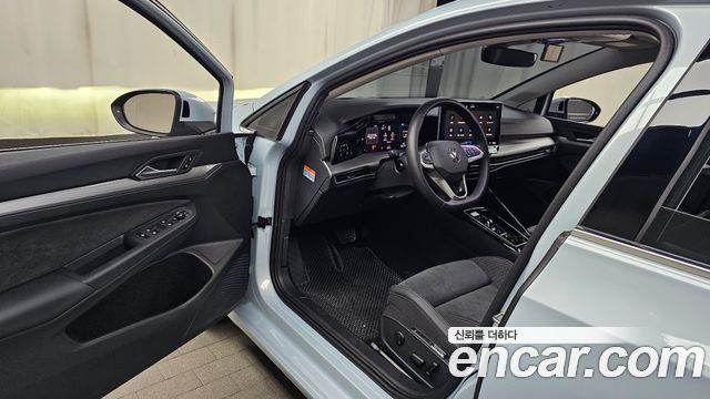 Volkswagen Golf (VIII) 2.0 TDI Prestige 2025 — фото 10