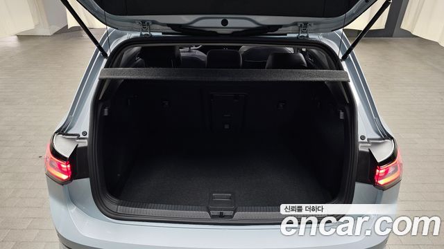 Volkswagen Golf (VIII) 2.0 TDI Prestige 2025 — фото 18
