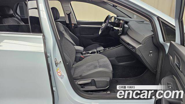 Volkswagen Golf (VIII) 2.0 TDI Prestige 2025 — фото 26