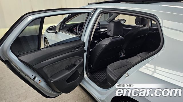 Volkswagen Golf (VIII) 2.0 TDI Prestige 2025 — фото 28