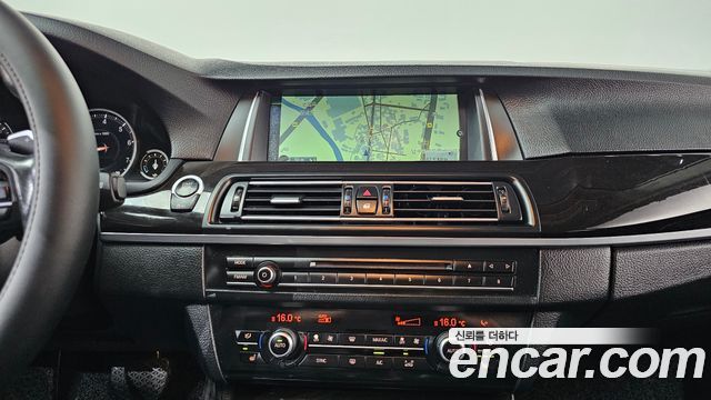 BMW 5 Series (F10) 528i 2014 — фото 13